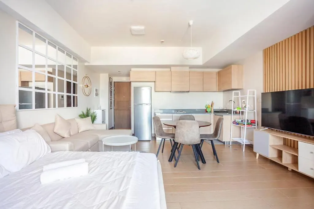 Refined & Homey Luxury Apartment Manila Philippines