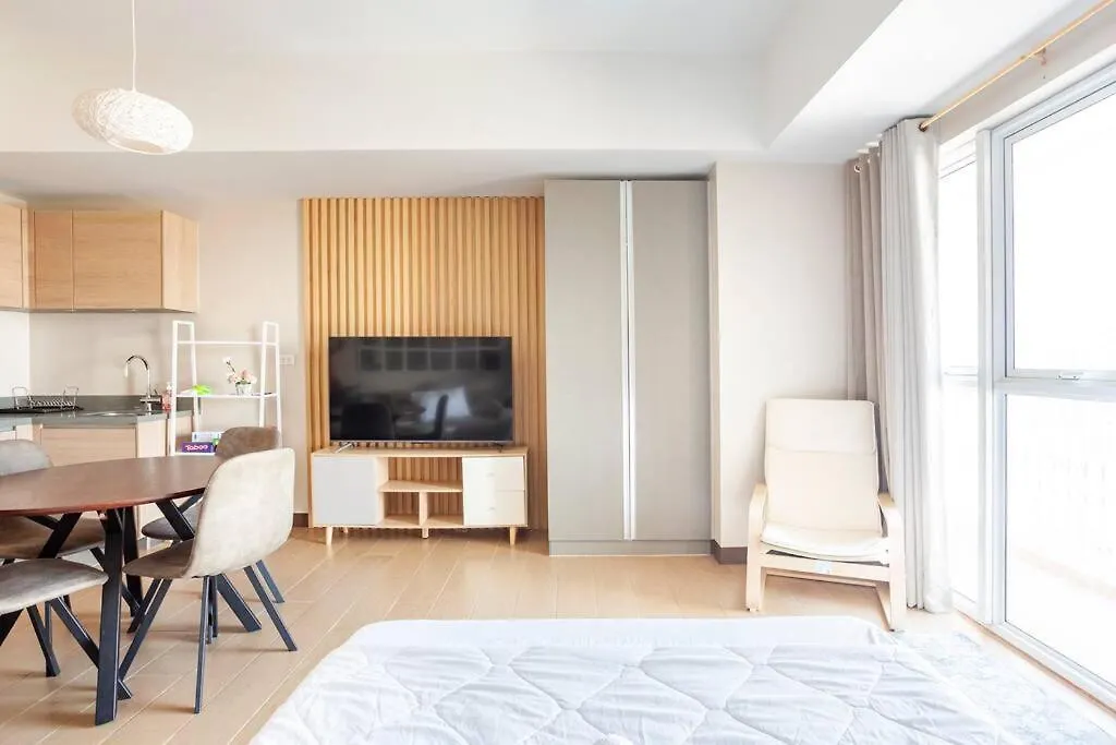 Refined & Homey Luxury Apartment Manila