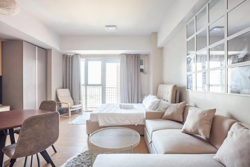 Refined & Homey Luxury Apartment Manila Philippines