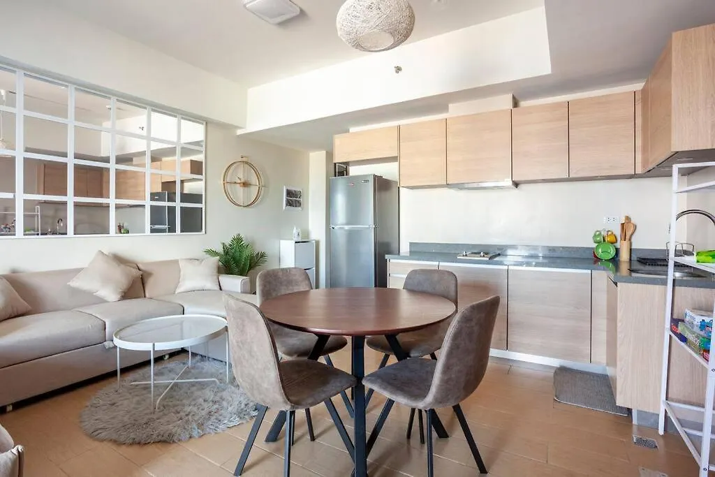 Refined & Homey Luxury Apartment Manila