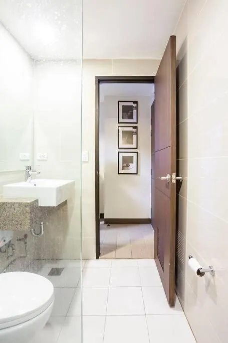 Refined & Homey Luxury Apartment Manila